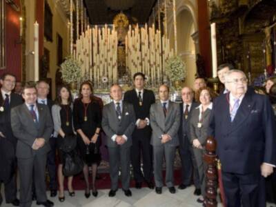 El Colegio de Abogados entregó el Bastón de Mando de la Institución a la Virgen de la Concepción.