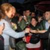 La Infanta Elena recibe múltiples muestras de cariño en Sevilla