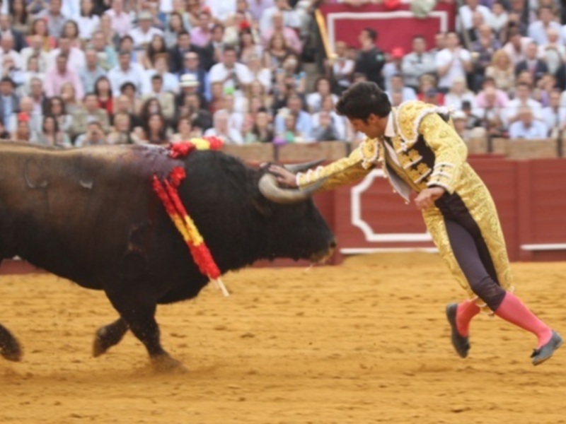 Fran Rivera banderilleo sus toros en homenaje a su padre, Paquirri, fallecido hace 25 años