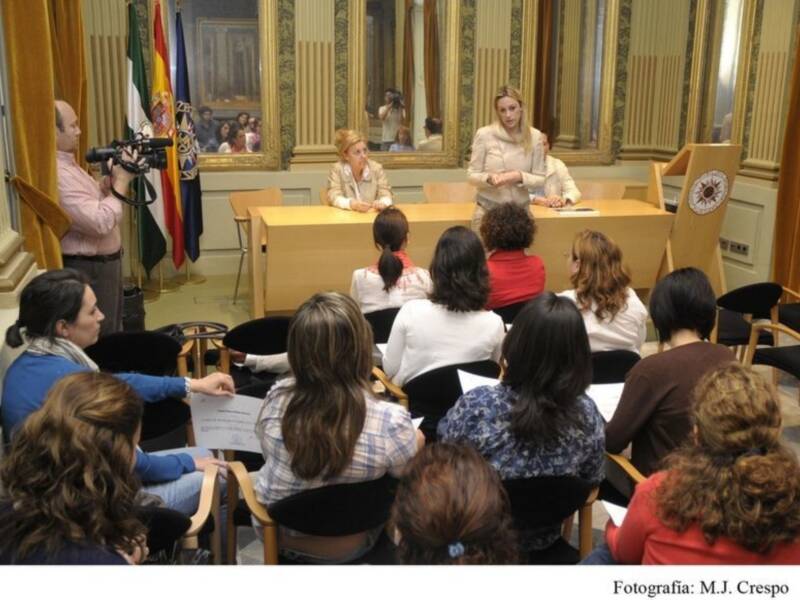 Entregan diplomas a los dinamizadores que han finalizado el curso blogs, redes sociales y web 2.0.