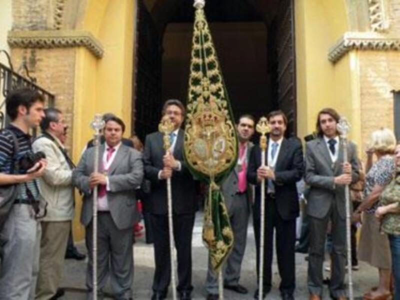 La virgen del Carmen la reina de las procesiones de gloria