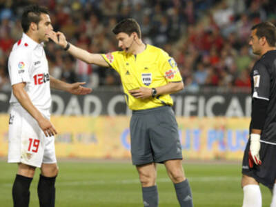 Sevilla gana la Copa del Rey al vencer en Barcelona 2-0 al Atletico de Madrid en la final .