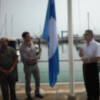 La bandera azul de la fundación para la calidad ambiental ondea  en el puerto deportivo de Chipiona 