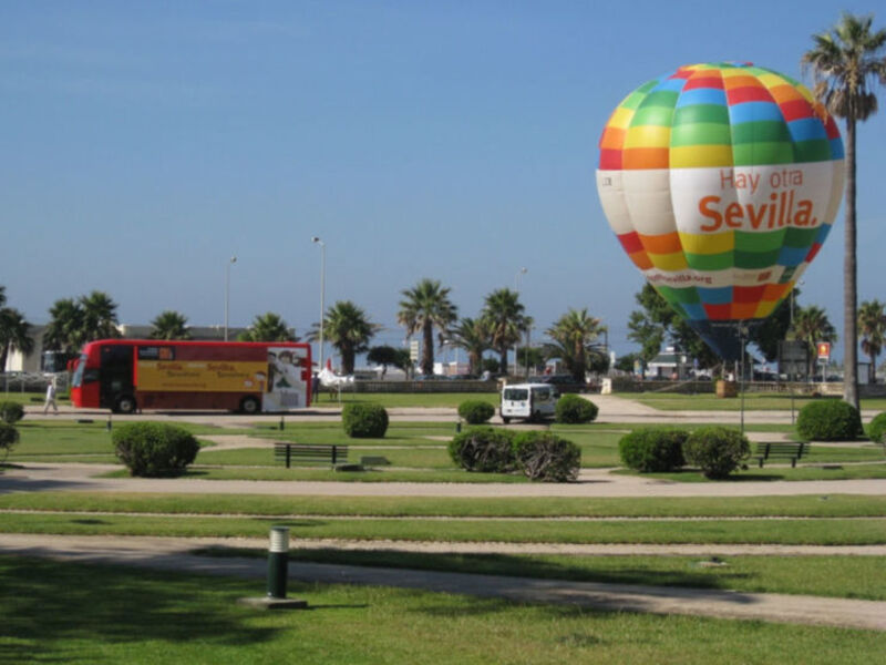 Más de 10.000 visitantes de las costas portuguesas han conocido ya la oferta turística de la provincia a través de la campaña promocional hay otra sevilla