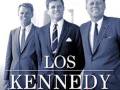 Este libro titulado "Los Kennedy: Mi Familia" de Edward M. Kennedy presenta una visión única sobre la historia familiar de los famosos Kennedy, incluyendo a John F. Kennedy y sus hermanos Robert y Ted.
