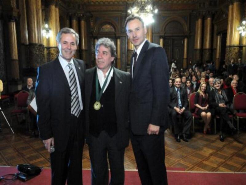 La Municipalidad de La Plata distinguió al actor y director de origen gaditano, Carlos Moreno como Ciudadano Destacado 