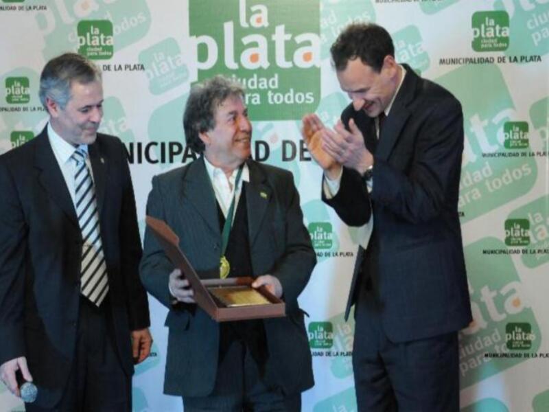 La Municipalidad de La Plata distinguió al actor y director de origen gaditano, Carlos Moreno como Ciudadano Destacado 