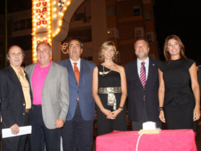 Raquel Revuelta presentó a Marina Bernal en el pregón del Cerro del Águila.