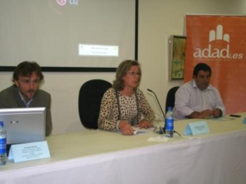 Expertos debaten sobre la teoría y la práctica de las renovables en unas jornadas organizadas por ADAD