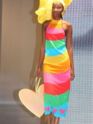Agatha Ruiz de la Prada recibe en Sevilla un premio por su dedicación a la moda