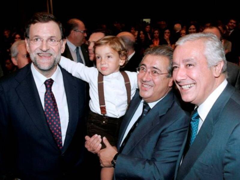 Patricia Rato, la Duquesa de Alba y Rjoy acompañan a Juan Ignacio Zoido en la presentación de su libro Zoido, destino Sevilla