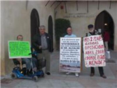 El popular Valdés muestra su solidaridad con las víctimas del alcalde socialista Manuel García(Chipiona)