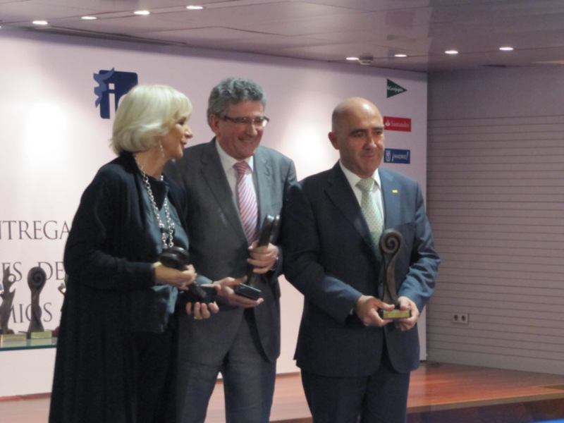 Pizarro recoge el premio de Periodismo 2010 del Club Internacional de Prensa al Bicentenario de 1812