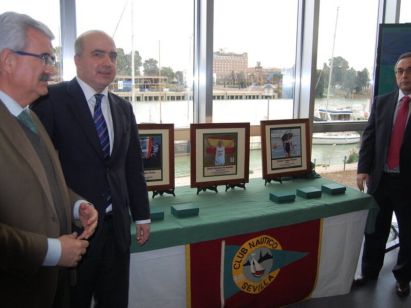 El presidente del Comité Olímpico Español inaugura el nuevo gimnasio del Club Náutico Sevilla