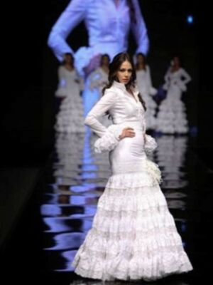 Beatriz Trapote regresa de Colombia y se estrena como modelo en Simof 2011