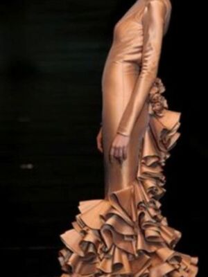 Viki Berrocal, con once kilos menos,  presenta su nueva colección en Sevilla con Virginia Troconis, Marta Sánchez, Boris, Ana García Siñeriz y Nuria March