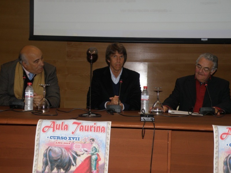 El Cordobés llena el Aula Taurina de Jerez