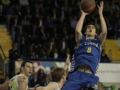 El Cajasol no decepciona y pone pie y medio en la 'Final Four' (67-49)