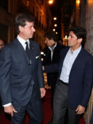 Los Alba apoyan a Cecilia Gómez la ex de Fran Rivera en Sevilla