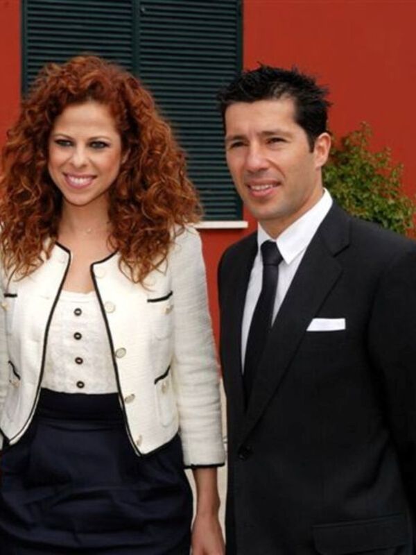 Pastora Soler inauguró junto a su marido Francis Viñolo la casa  de la cultura de Coria del Río