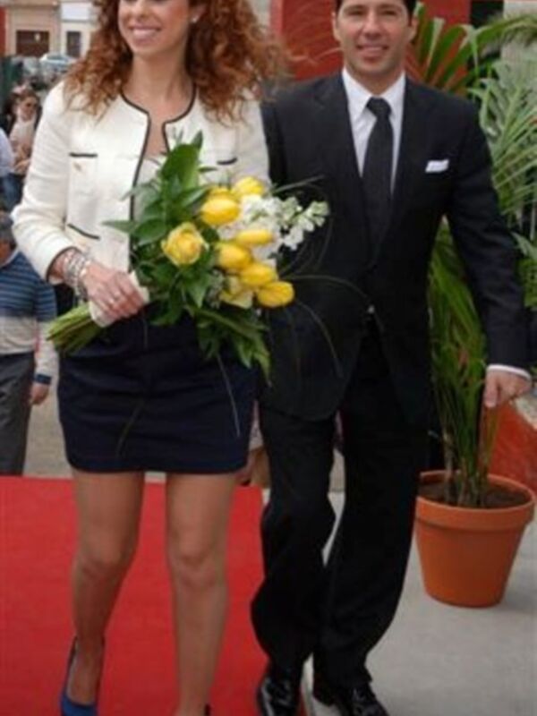Pastora Soler inauguró junto a su marido Francis Viñolo la casa de la cultura de Coria del Río