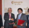 El rector de la Universidad Pablo de Olavide y el presidente de la Cámara de Comercio de Sevilla  firman un convenio para la creación de un vivero de empresas