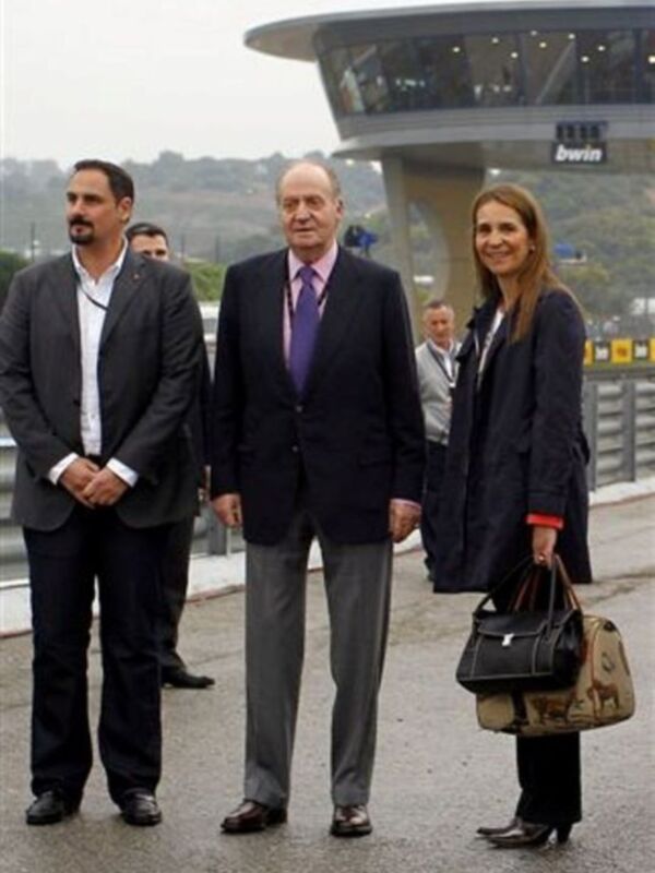 El Rey acude junto a la Infanta Elena al circuito de Jerez
