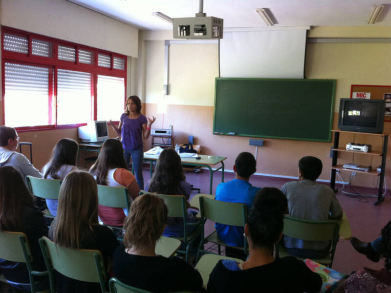 Alumnos de Secundaria del IES Salmedina participan en un taller de diputación sobre trastornos alimentarios(Chipiona)