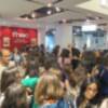 600 personas hacen cola para ver a Mario Casas en FNAC