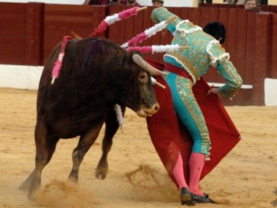 Salvador Vega, a hombros en la primera de Osuna