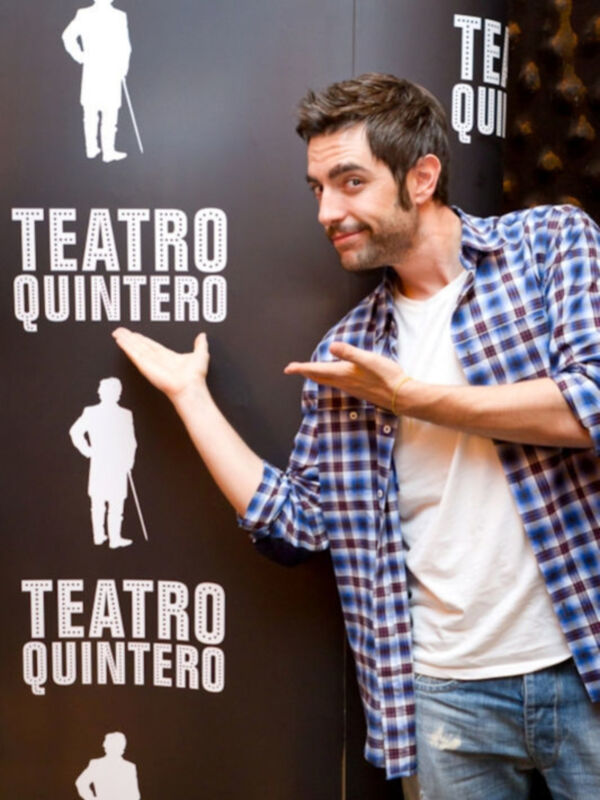 El actor Dani Mateo llena de humor el teatro Quintero con El show de Dani Mateo