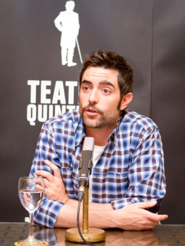 El actor Dani Mateo llena de humor el teatro Quintero con El show de Dani Mateo 