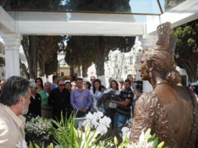 Amador Mohedano llevo flores para Rocío Jurado en el V aniversario de su fallecimiento