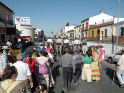 La Hermandad del Rocío de Triana, devuelta por la calle Real de Castilleja