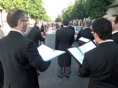 Solemne Procesión Eucarística, por las calles de la barriada Sevillana del Cerro del Águila‏