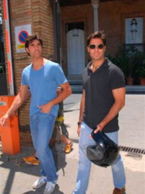 Fran y Cayetano Rivera muy preocupados por la salud de su tía Belén tuvieron que ingresarla de urgencia por una recaída