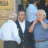 Litri, Carolina Herrera, Curro Romero, Carmen Tello acompañan a Julio Aparicio en el entierro de su madre la bailaora Maleni Loreto en Sevilla