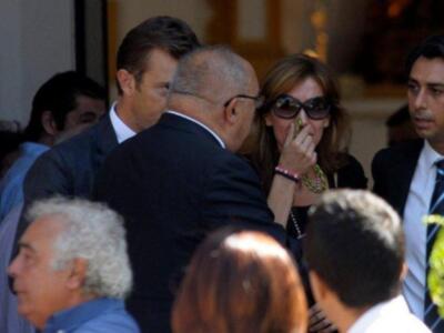 Litri, Carolina Herrera, Curro Romero, Carmen Tello acompañan a Julio Aparicio en el entierro de su madre la bailaora Maleni Loreto en Sevilla