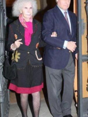 La Duquesa De Alba  se casa 5 octubre  a la una de la tarde 