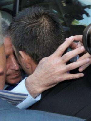 Ortega Cano reaparecio para declarar ante el juez  sereno, vestido de chaqueta y corbata , convaleciente y en silla de ruedas junto a su hijo Jose Fernando  