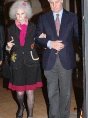 La Duquesa De Alba  se casa 5 octubre  a la una de la tarde 