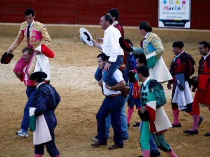 Carmen Bazán ejerce de abuela orgullosa con los hijos de Jesulín y María José campanario  