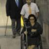 Monserrat obligada a usar silla de ruedas por una caída