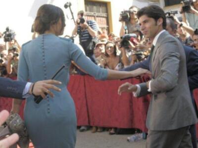 Antonio García reafirma la autoría del vestido de Eva González en la boda de la duquesa de Alba