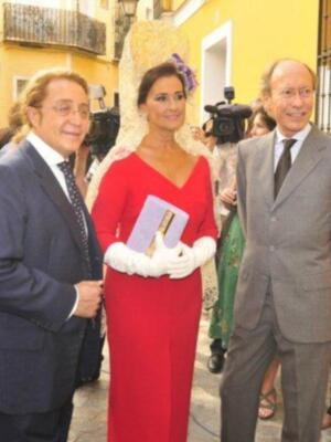 Salida de Alfonso Díez  del Hotel EME