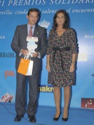 La duquesa de Alba asiste a su primera acto público tras su boda acompañada de Carmen Tello