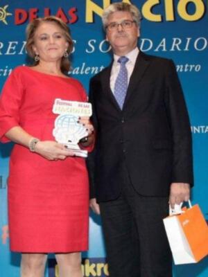 La duquesa de Alba asiste a su primera acto público tras su boda acompañada de Carmen Tello