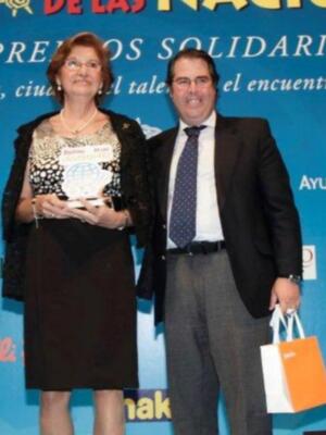 La duquesa de Alba asiste a su primera acto público tras su boda acompañada de Carmen Tello