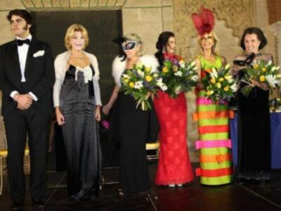 Fiesta de gala y mascaras en los Reales Alcázares de Sevilla  