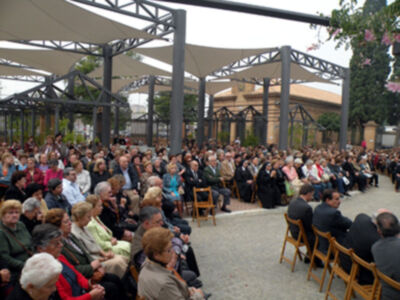 El arzobispo de Sevilla presidio la misa del día de los Difuntos